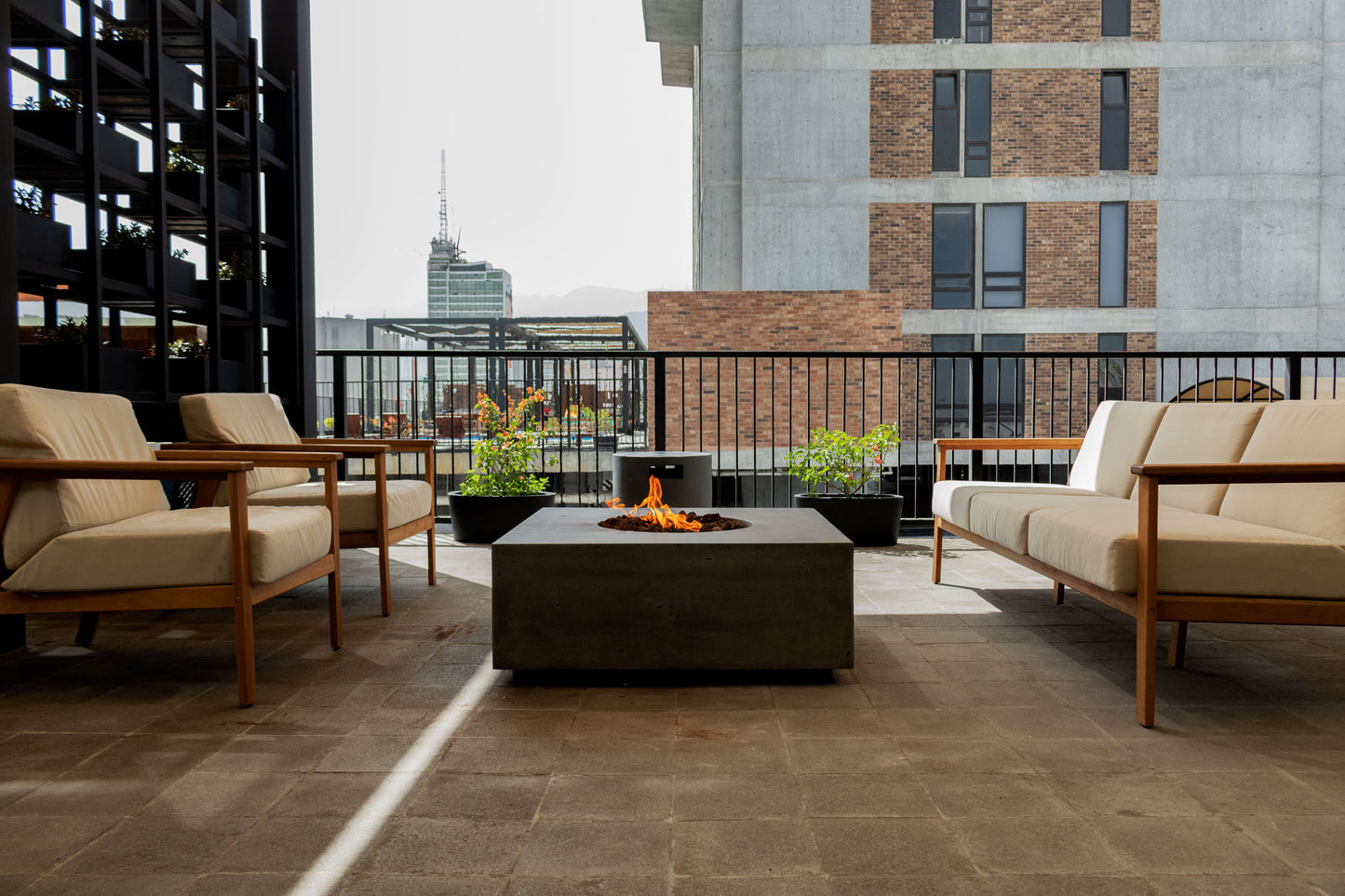 Praga Concrete Square Fire Pit