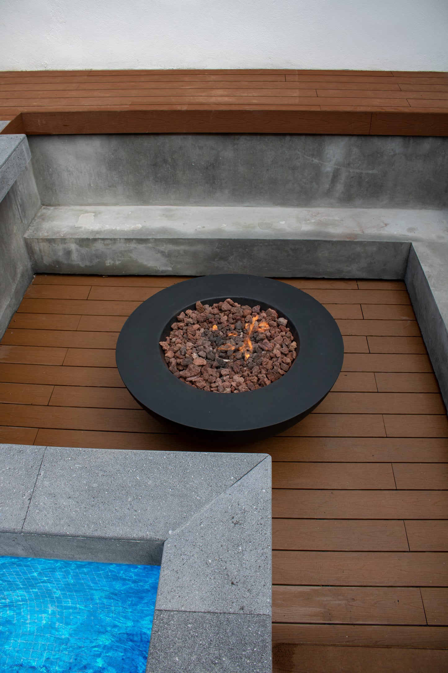 Venecia Concrete Fire Bowl 03